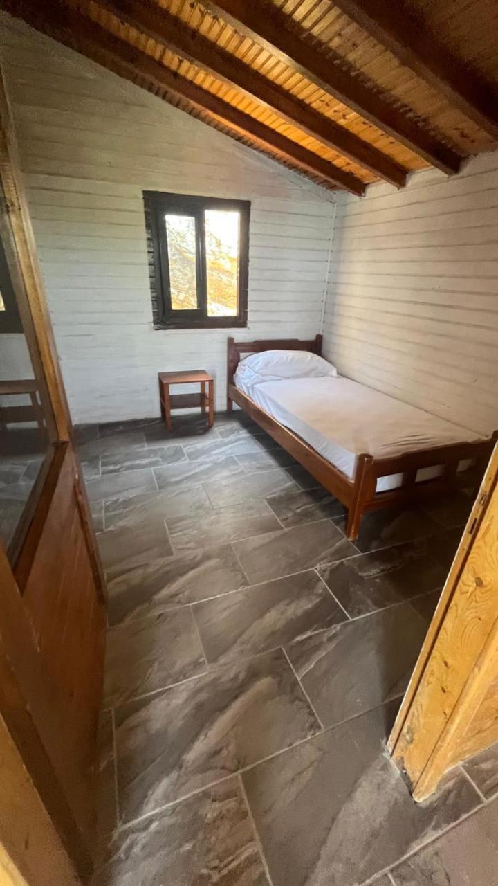 Kongjoni'S Rooms Himare Exterior photo