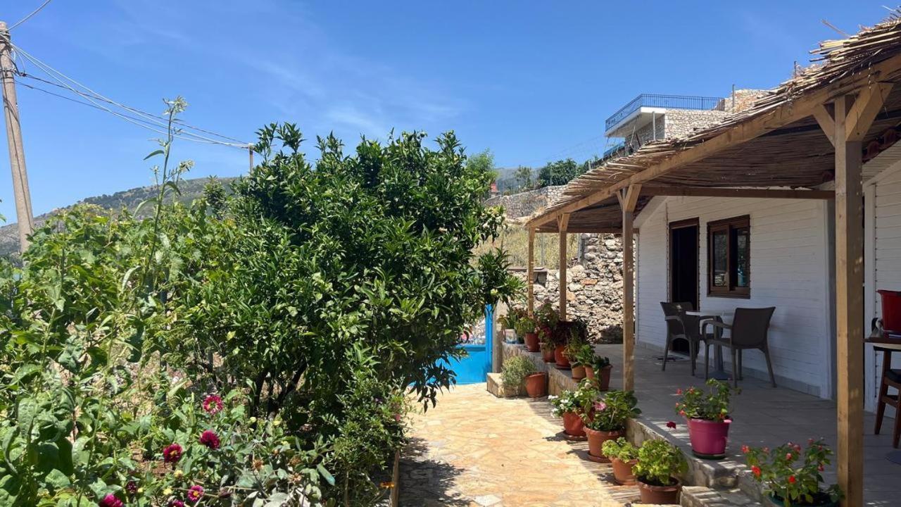 Kongjoni'S Rooms Himare Exterior photo